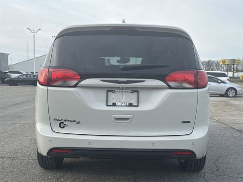 Used 2020 Chrysler Pacifica Touring-L w/ Advanced Safetytec Group image 7