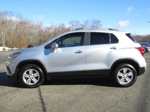 Used 2017 Chevrolet Trax LT w/ LT Convenience Package image 8