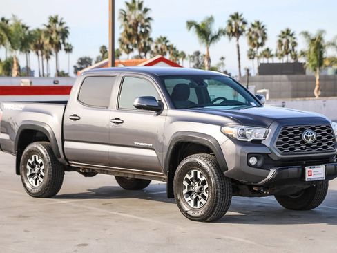 Certified 2020 Toyota Tacoma TRD Off-Road image 4