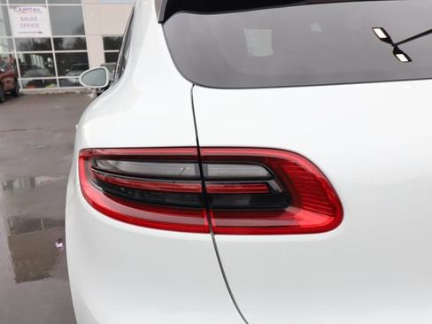 Used 2018 Porsche Macan AWD/4WD image 20