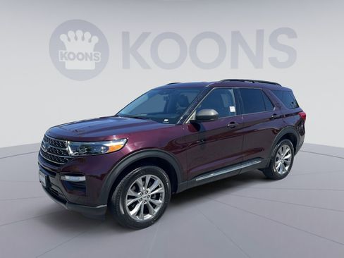 Used 2023 Ford Explorer XLT w/ Equipment Group 202A AWD/4WD image 1