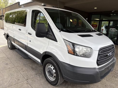 Used 2017 Ford Transit 350 XL image 4
