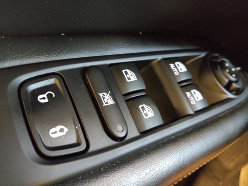Used 2019 Jeep Compass Latitude w/ Cold Weather Group AWD/4WD image 27