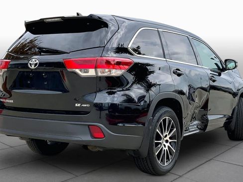 Used 2018 Toyota Highlander SE AWD/4WD image 13