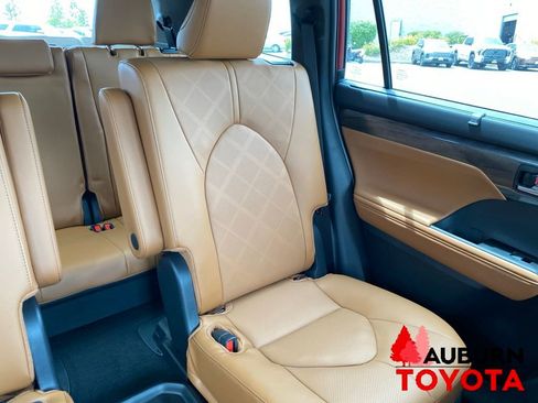 New 2026 Toyota Highlander Platinum AWD/4WD image 23