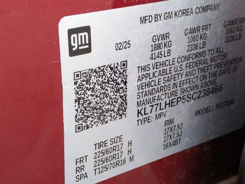 Used 2025 Chevrolet Trax LT w/ LT Convenience Package image 28