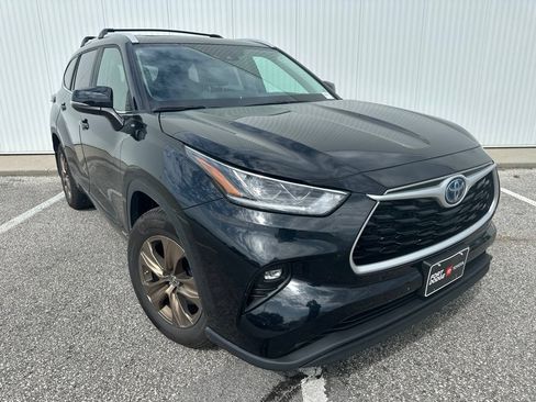 Used 2023 Toyota Highlander Bronze Edition AWD/4WD image 10