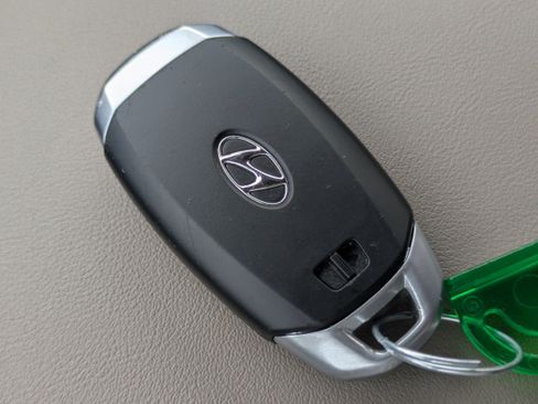 Used 2020 Hyundai Santa Fe SEL image 24