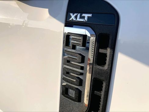 Used 2024 Ford F250 XLT w/ FX4 Off-Road Package image 60