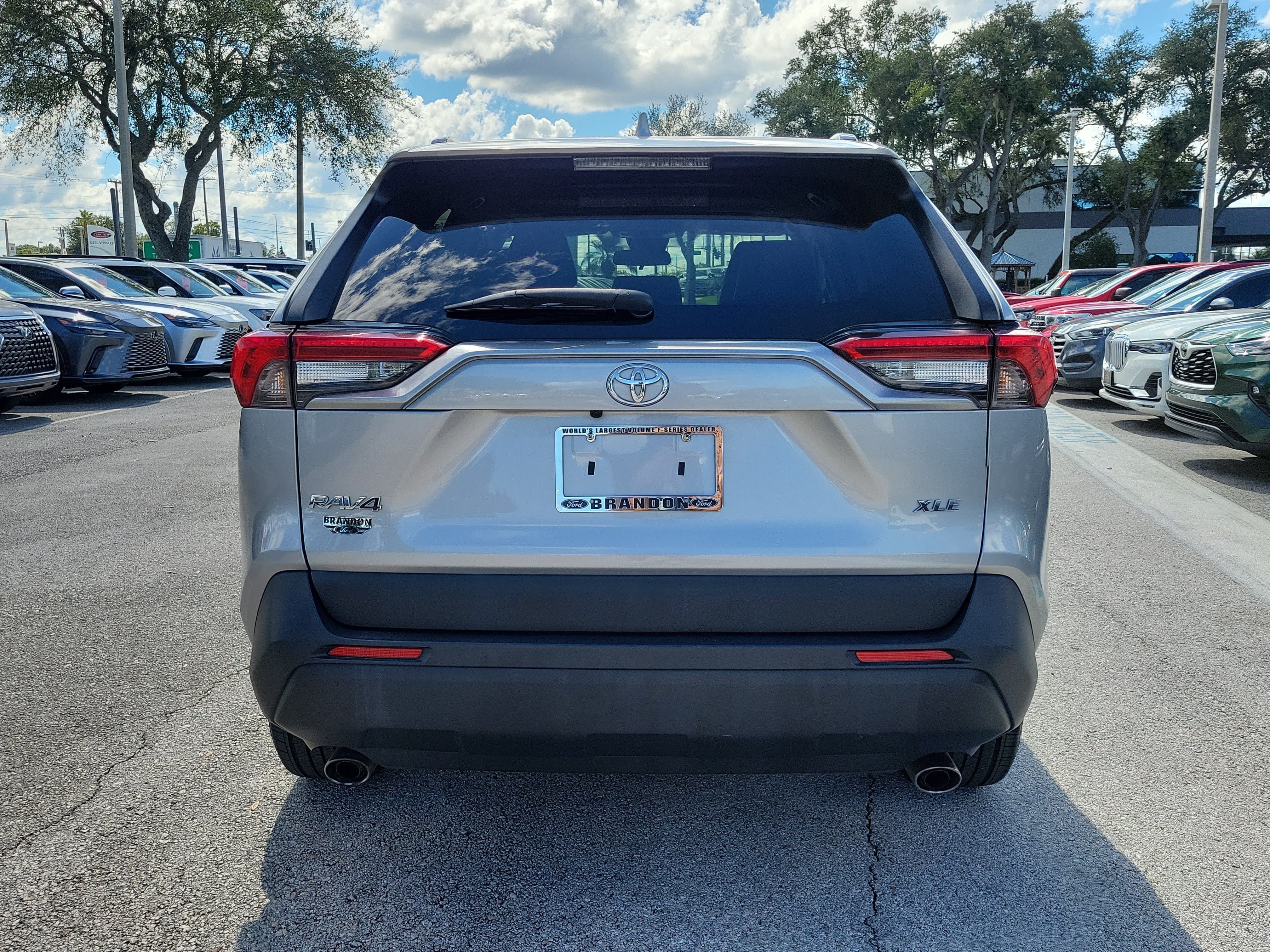 Used 2021 Toyota RAV4 XLE Premium FWD image 8