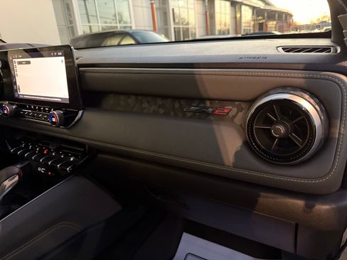 Used 2024 Chevrolet Colorado ZR2 w/ Technology Package image 22