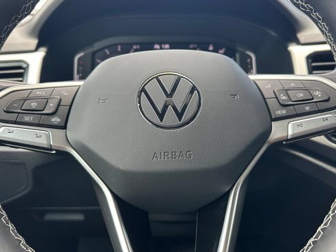 Used 2023 Volkswagen Atlas Cross Sport SE FWD image 23