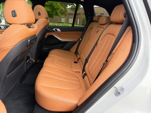 Used 2019 BMW X5 xDrive40i AWD/4WD image 4