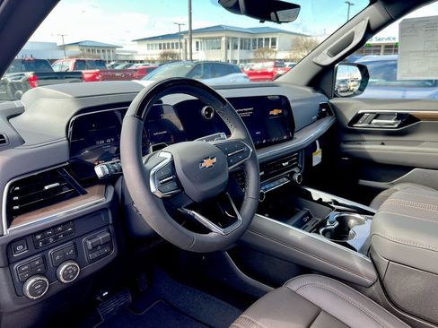 New 2026 Chevrolet Suburban High Country AWD/4WD image 10