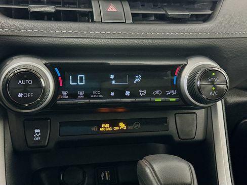 Used 2025 Toyota RAV4 XLE image 23