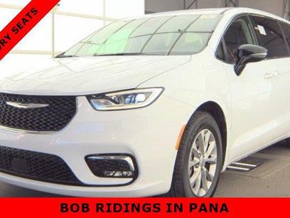 Used 2024 Chrysler Pacifica Touring-L