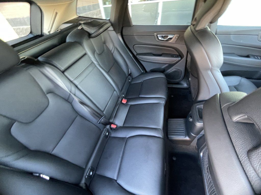 Used 2022 Volvo XC60 T8 Inscription Expression w/ Advanced Package AWD/4WD image 27