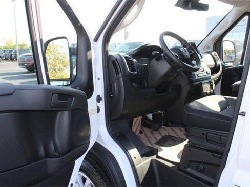 New 2024 RAM ProMaster 2500 w/ Quick Order Package 22H SLT+ image 17