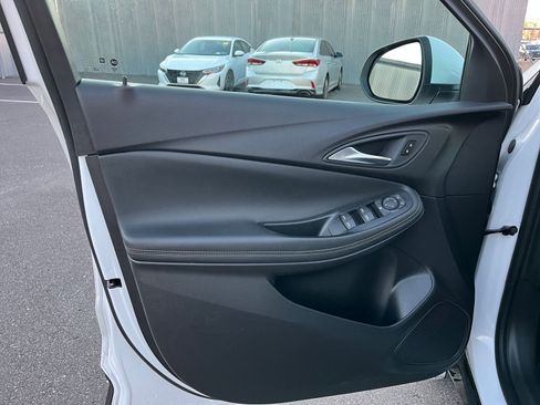 Used 2025 Buick Encore GX Preferred image 20