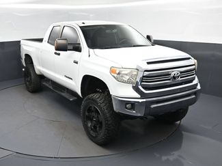 Used 2016 Toyota Tundra SR5 w/ SR5 Upgrade Package AWD/4WD video 1