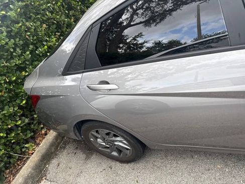 Used 2024 Hyundai Elantra SEL FWD image 5
