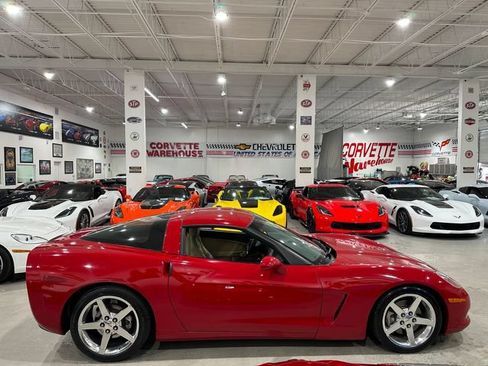Used 2005 Chevrolet Corvette Coupe w/ Preferred Equipment Group RWD image 7