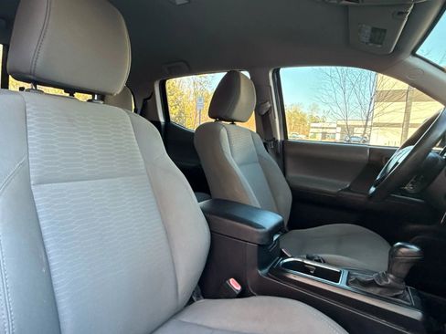 Used 2017 Toyota Tacoma SR5 image 24