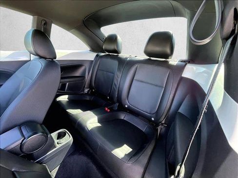 Used 2017 Volkswagen Beetle 1.8T SE FWD image 25
