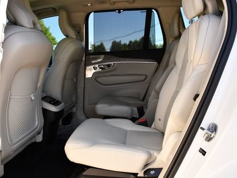 Used 2024 Volvo XC90 B6 Ultimate w/ Lounge Package AWD/4WD image 18