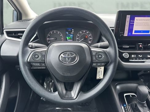 Used 2025 Toyota Corolla LE image 12