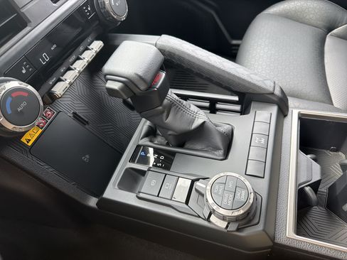 Certified 2025 Toyota 4Runner TRD Off-Road AWD/4WD image 9