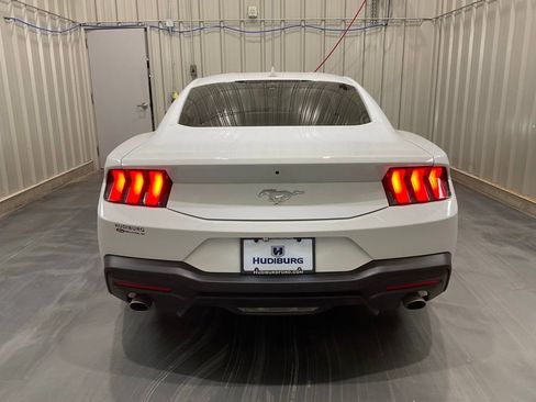Used 2024 Ford Mustang Coupe image 21