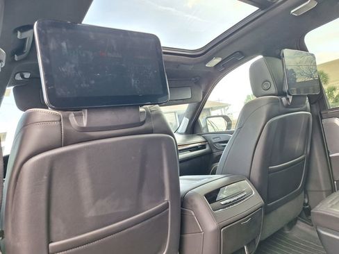 Used 2023 Cadillac Escalade ESV Sport Platinum w/ Heavy-Duty Trailer Package image 11