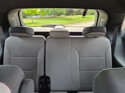 Used 2024 Chevrolet Traverse LT FWD image 34
