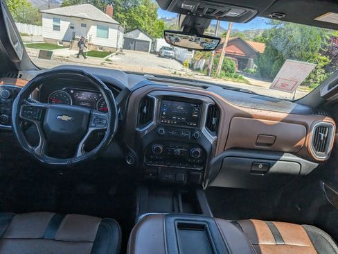 Used 2019 Chevrolet Silverado 1500 High Country w/ Technology Package AWD/4WD image 7