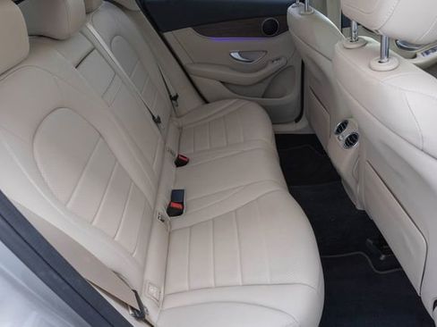 Used 2022 Mercedes-Benz GLC 300 4MATIC w/ Premium Package Lite image 19