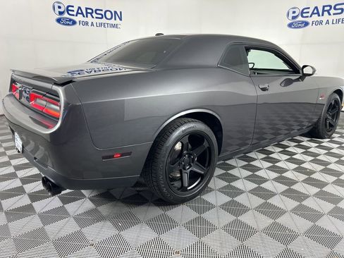 Used 2017 Dodge Challenger R/T image 11