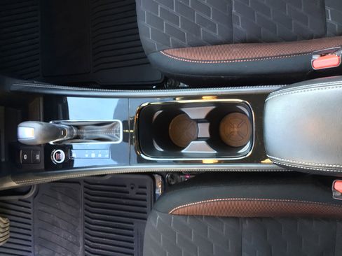 Used 2023 Nissan Kicks SR image 14