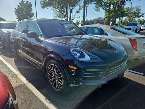 Used 2020 Porsche Cayenne E-Hybrid w/ Premium Package AWD/4WD image 2