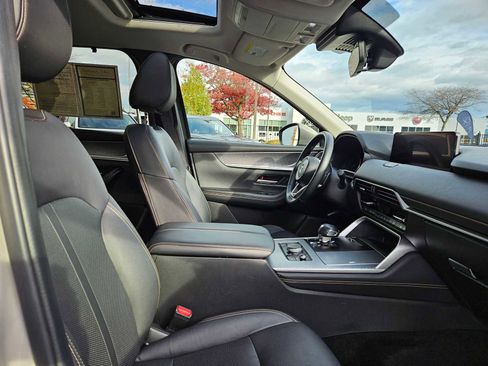 Used 2025 MAZDA CX-90 3.3 Turbo w/ Preferred Package image 11