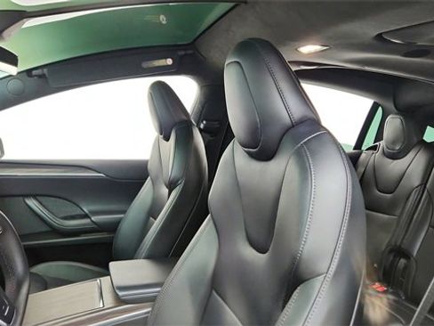 Used 2022 Tesla Model X image 31