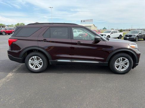 Used 2023 Ford Explorer XLT w/ Equipment Group 202A AWD/4WD image 6