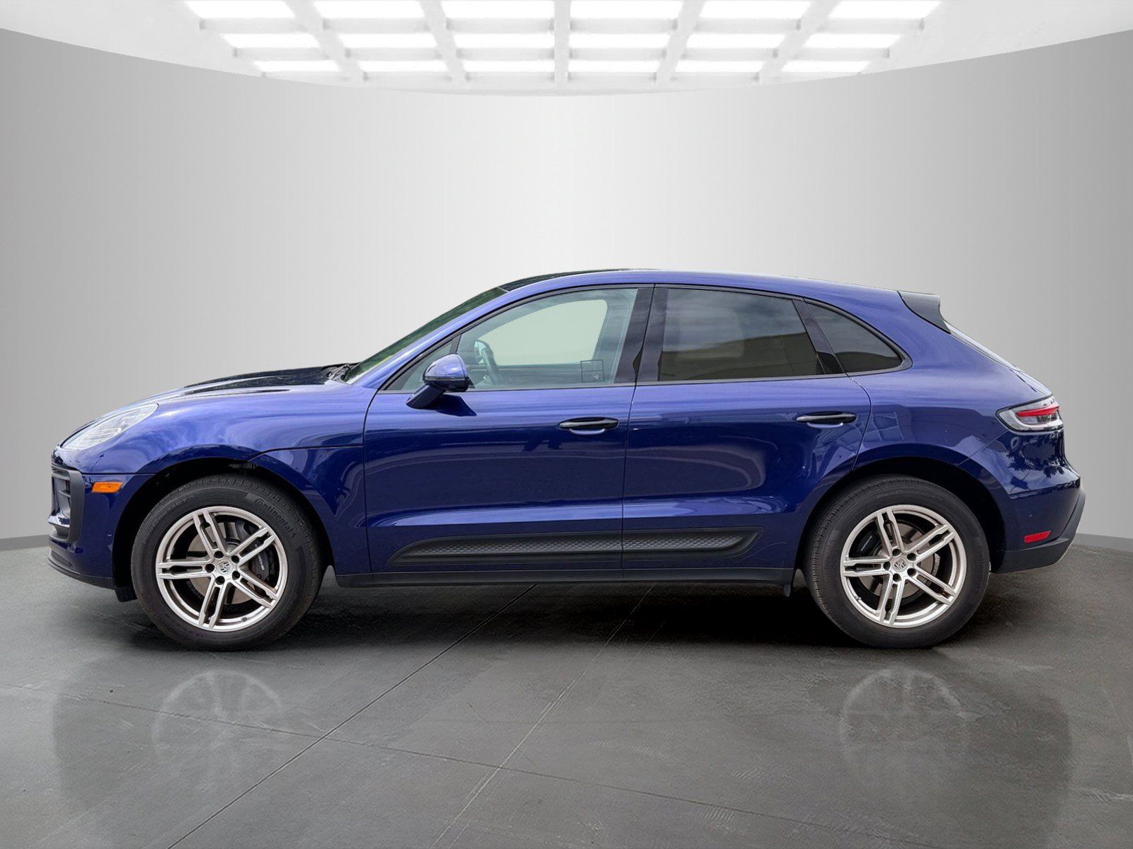 Used 2023 Porsche Macan Turbo AWD/4WD image 8