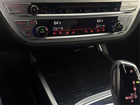 Used 2019 BMW 750i xDrive 750i xDrive Sedan 4D w/ Executive Package image 38