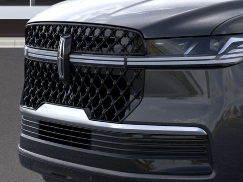 New 2025 Lincoln Navigator L Reserve w/ Jet Appearance Package image 17
