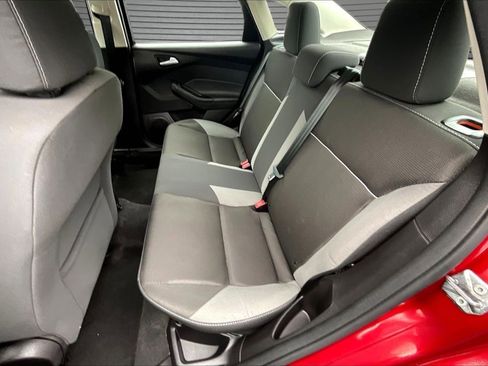 Used 2013 Ford Focus SE w/ SE Winter Pkg FWD image 20