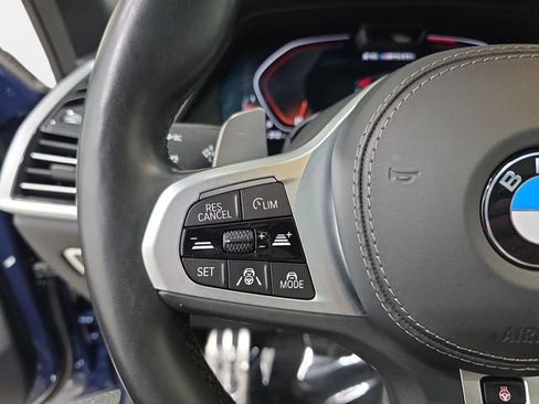 Used 2022 BMW X5 M50i image 17