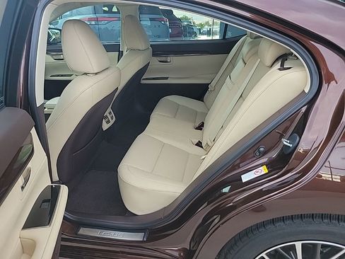 Used 2017 Lexus ES 350 w/ Navigation System Package FWD image 12