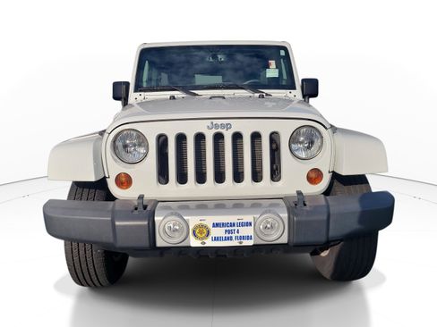 Used 2013 Jeep Wrangler Unlimited Sahara w/ Dual Top Group AWD/4WD image 2
