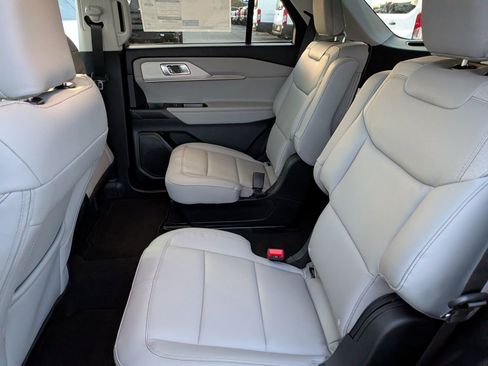 New 2026 Ford Explorer Active w/ Active Comfort Package image 16